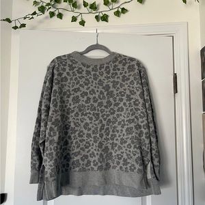 gap grey cheetah crew neck